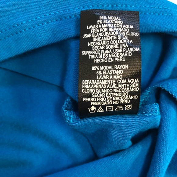 Stylish blue Women’s Top Tahari Brand stretch short sleeved crew neck open back - Picture 12 of 12